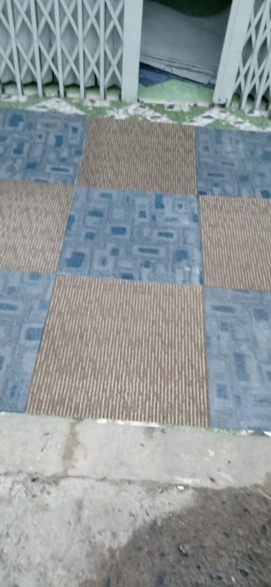 Thảm lót sàn cũ